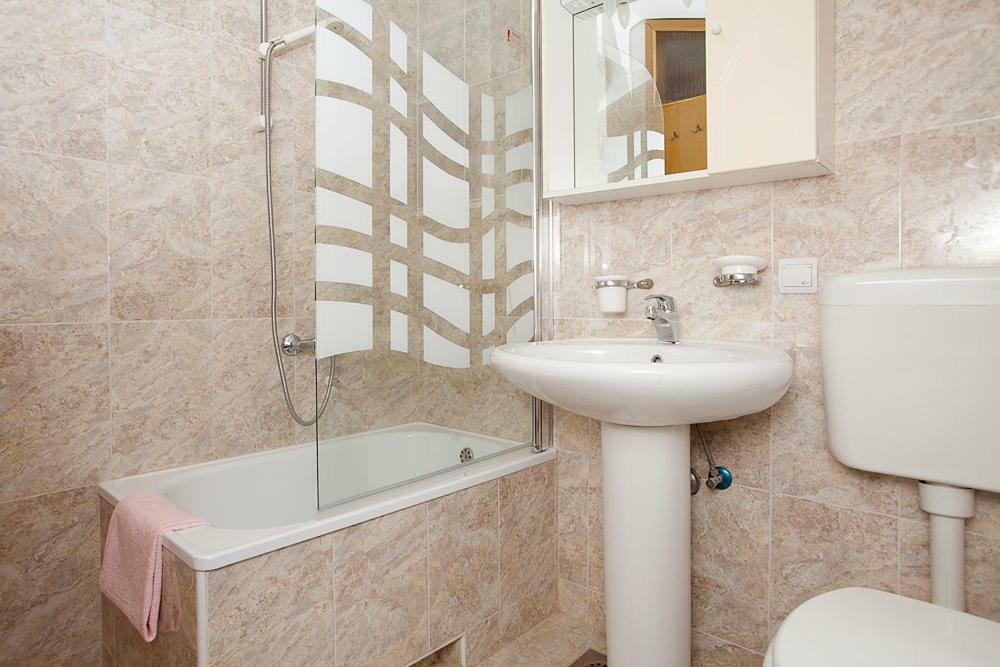 Apartments Iris Rabac Ngoại thất bức ảnh